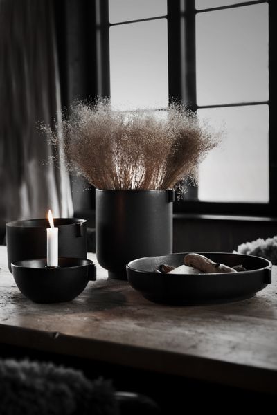 Hovedbilde Lys-skål d17 h8 svart.ERNST