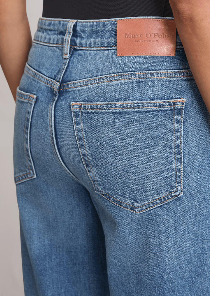 Jeans model Linn wide with CIRCULOSE vintage blue wash/ Marc O'Polo