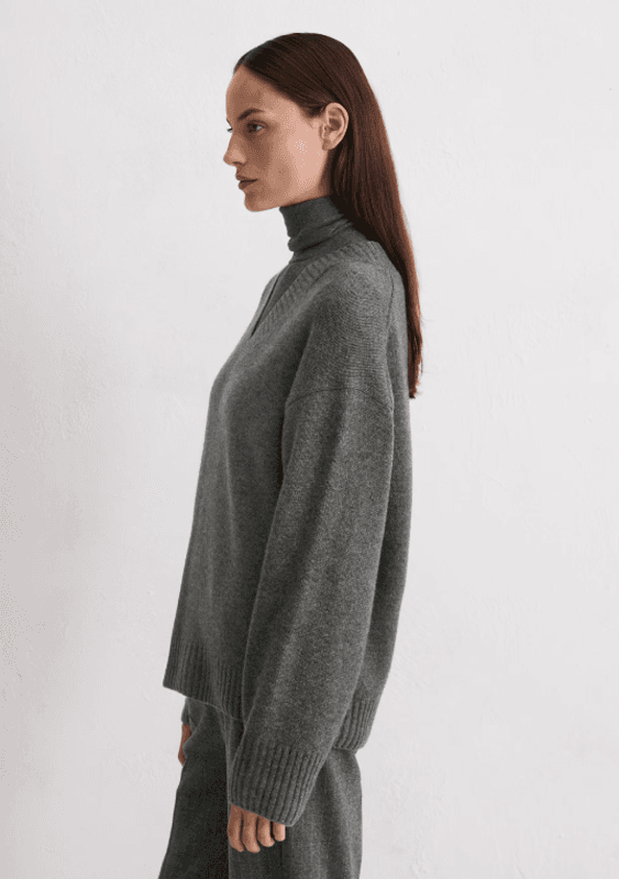 Relaxed V-neck sweater/ Marc O`Polo
