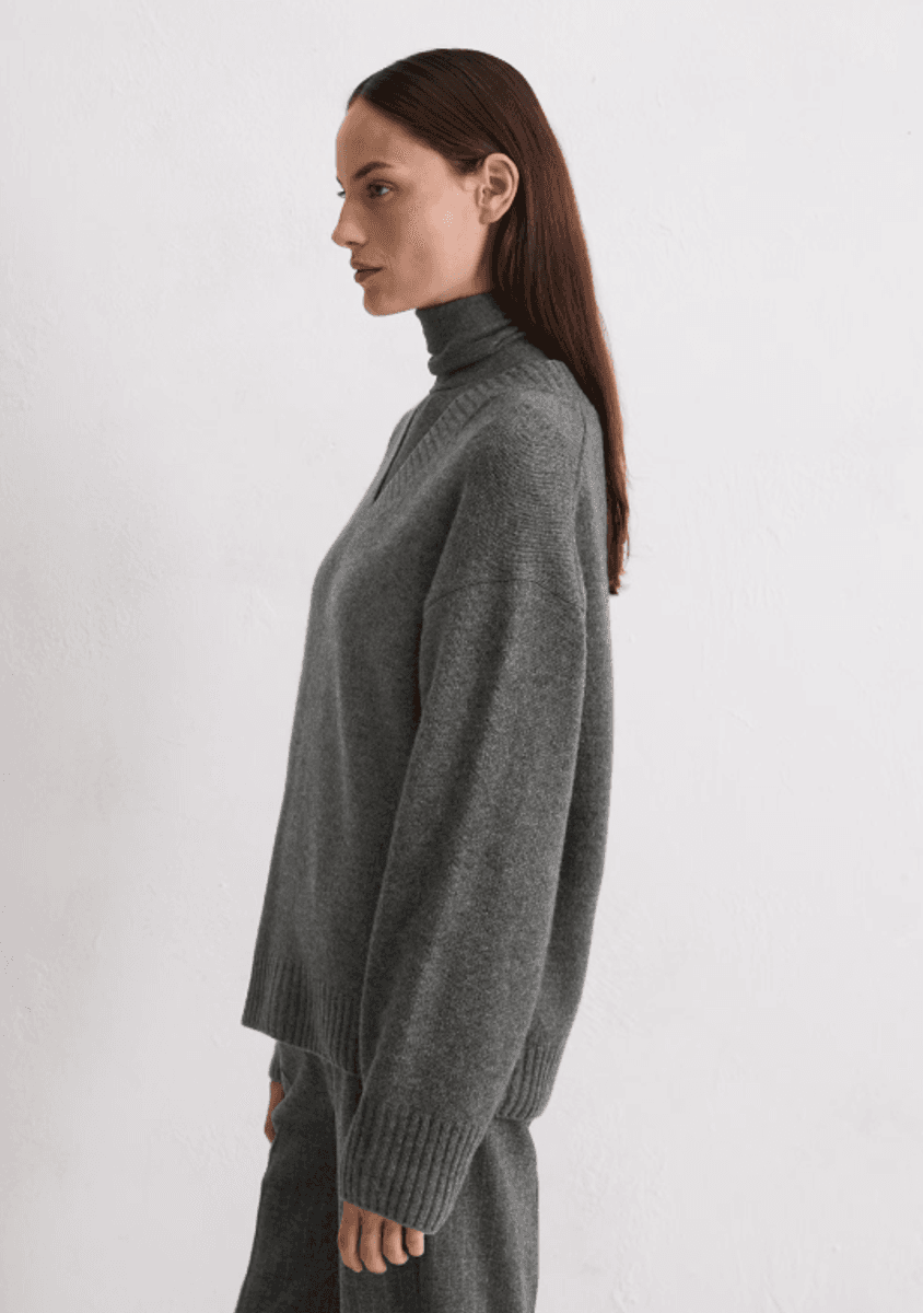 Relaxed V-neck sweater/ Marc O`Polo