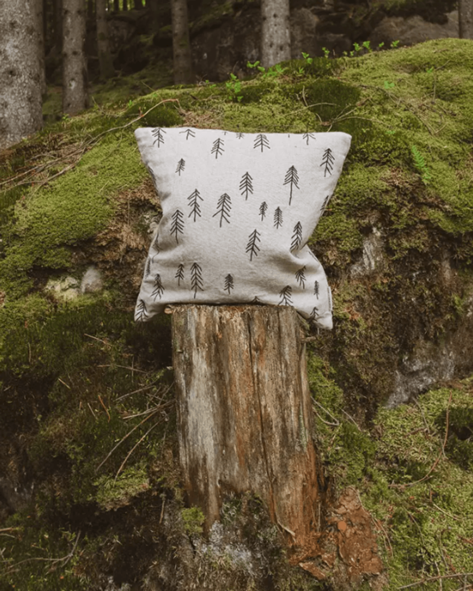 TALL BRODERAT KUDDFODRAL, / Fine Little Day