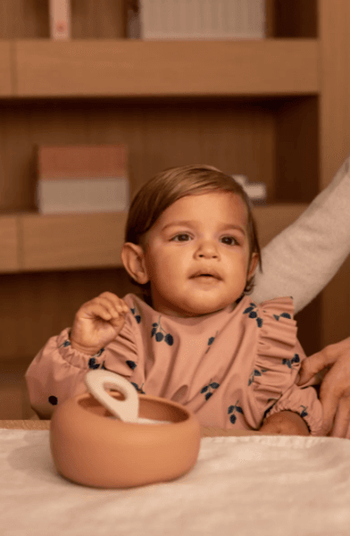 Hovedbilde Merle Ruffle Cape Bib Berry / Pale Tuscany/ ...